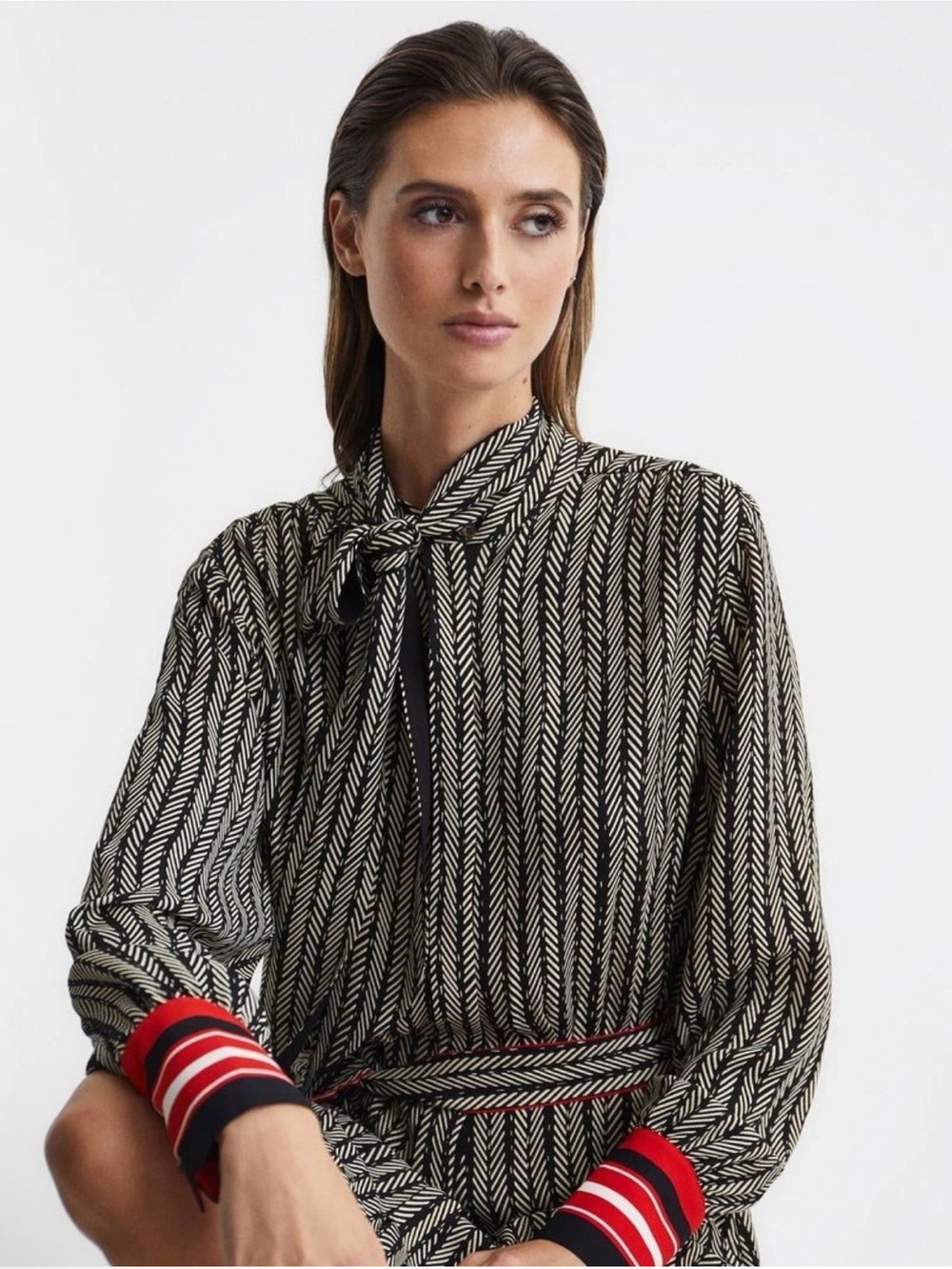 Reiss Robyn Contrasting Stripe Cuff Printed Mini Dress Red Black pussybow - Picture 6 of 8